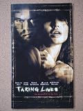 映画パンフレット　テイキング・ライブス(2004作品)　発行所:松竹株式会社事業部　2004年発行　監督： Ｄ・Ｊ・カルーソー 　出演： アンジェリーナ・ジョリー
