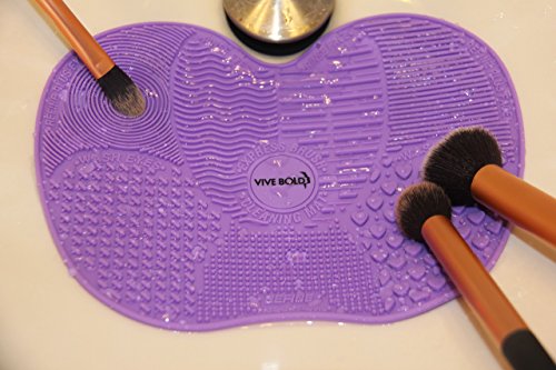 Makeup brush cleaner mat