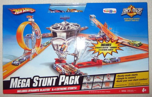 Childrens Toyshop  Toys : Hot Wheels Playset MEGA STUNT PACK w/ 2 Die Cast Cars