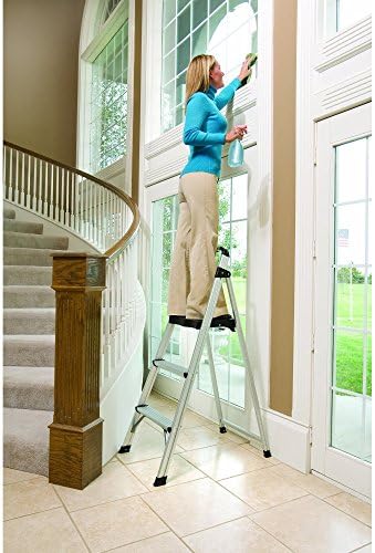 Rubbermaid 3-Step Ultra-Light Aluminum Stool with Plastic Top Step, Silver