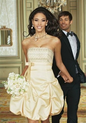 APART S&uuml;sses Brautkleid Hochzeitskleid in champagner