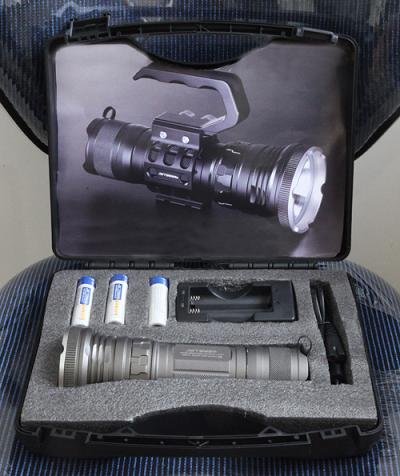 JETBeam RRT-3 SST-50 LED Flashlight with 3x JETBeam 18650 Battery & Charger Package