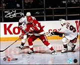 STEVE YZERMAN Detroit Red Wings SIGNED 16x20 Photo v Gretzky
