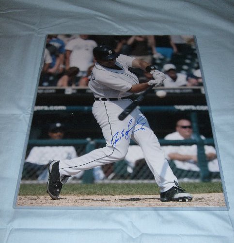 Ivan Pudge Rodriguez Autographed Detroit Tigers 16x20 Photo W/PROOF, Picture of Pudge Signing For Us. Texas Rangers
