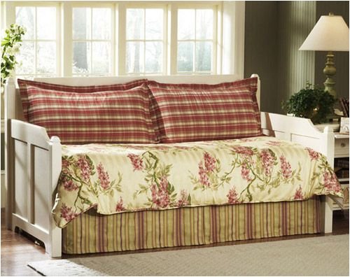 4pc Wisteria Daybed Ensemble Comforter Bedding Set