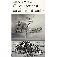Chaque jour est un arbre qui tombe