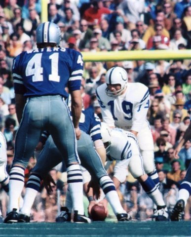 JOHNNY UNITAS BALTIMORE COLTS 8X10 SPORTS ACTION PHOTO (7)