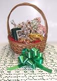 Review Scott's Cakes  / Scott's Cakes Large Christmas Surprise Christmas Basket with Handle Holly Wrapping
