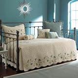 CaitlynDaybed