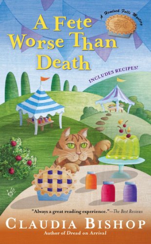 A Fete Worse Than Death (A Hemlock Falls Mystery)