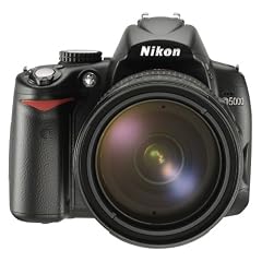 Nikon D5000 SLR-Digitalkamera (12 Megapixel, Live-View, HD-Videofunktion) Kit inkl. 18-200mm 1:3,5-5,6G VR Objektiv (bildstab.)