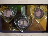 Hallmark Keepsake Starter Kit - Hearts Family Tree Photo Holder