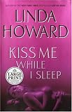 Un Beso En La Oscuridad / Kiss Me While I Sleep (Titania Contemporanea)