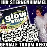 Produkt-Bild: 700 UV aktive Leuchtsterne & mehr, selbstklebend, Sternen Himmel ,Sternenzelt Sticker, Deko Aufkleber f&uuml;r eigene Galaxien an Wand und Decke, Himmelszelt Deko, Sterndeko, einschlafen unter dem Sternenzelt, Nachthimmel zum selber gestalten, immer wieder aufladbare Dekosticker verschiedene Formen, kleine und gr&ouml;&szlig;ere Sterne, nachtleuchtend, bei Schwarzlicht nonstop leuchtend, beliebig erweiterbar, eigene Sternzeichen bauen, den Weltraum in die Wohnung holen, wundersch&ouml;ne Schlafzimmer Deko, l&auml;dt sich bei Tages oder Kunstlicht auf und strahlt dann bei Dunkelheit nach, inklusive Sternkarte, Einschlafhilfe, Geschenke Hit, Raumdeko, Leuchtdeko, Leucht Sterne, Wandaufkleber, selbstklebend, keine Klebepads notwendig, tags&uuml;ber auf weissem Untergrund fast unsichtbar - hier - 700 St&uuml;ck Packung Sterne und mehr Objekte