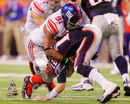 Justin Tuck - Super Bowl XLVI action NFL 8x10 Photo (New York Giants)