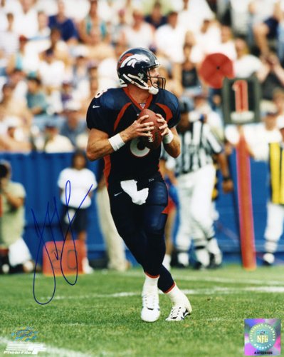 Jeff Lewis Denver Broncos - Warm Up Throws - 8x10 Autographed Photograph