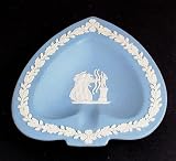 Review Wedgwood  / c1971 Wedgwood pale blue Jasper Ware one slot ashtray Spade shape acorn border
