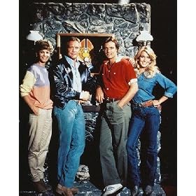 DOUGLAS BARR AS HOWIE MUNSON, MARKIE POST AS TERRI SHANNON/MICHAELS, LEE MAJORS AS COLT SEAVERS, HEATHER THOMAS AS JODY BANKS FROM THE FALL GUY #1 - Photo cin�matographique en couleur - STANDARD - 25x20cm