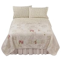 Simply Shabby Chicandreg; Floral Patchwork Quilt