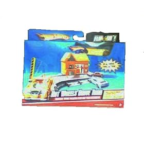 51CPGGijagL. SL500 AA280  Hot Wheels Drive Thru with car