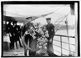 Photo Wreath placed on Washington's grave by King of Belgium 1918