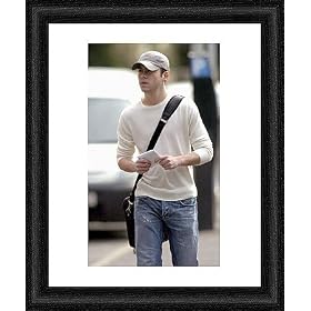 Framed Print of VARIOUS STARS AT GRANADA STUDIOS, MANCHESTER, BRITAIN - 08 APR 2004 from Rex Features