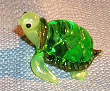 Sea Turtle Small hand-crafted Art Glass Figurine green 1.25"