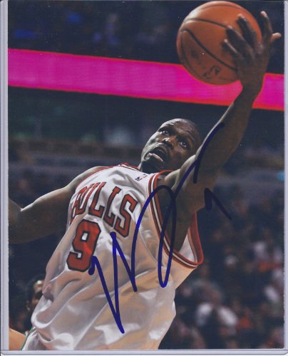 LUOL DENG SIGNED AUTOGRAPHED 8X10 PHOTO CHICAGO BULLS COA