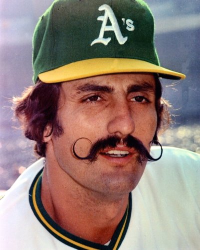 ROLLIE FINGERS OAKLAND ATHLETICS 8X10 SPORTS ACTION PHOTO (I)
