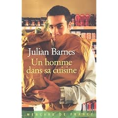 Un homme dans sa cuisine