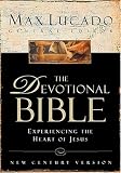 The Devotional Bible: Experiencing the Heart of Jesus (New Century Version)