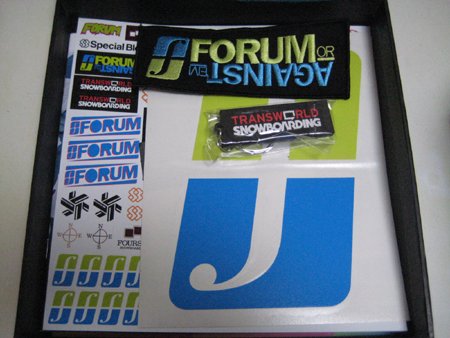 Forum or Against Em 超豪華版（DVD2枚組、ＢＯＯＫ、ニットキャップ、キーチェーン、ステッカー、PATCH 付）FORUM SNOWBOARDS
