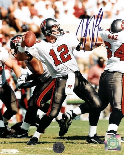 Trent Dilfer Autographed/Hand Signed Tampa Bay Bucs 8x10 Action Photo (White Jersey)