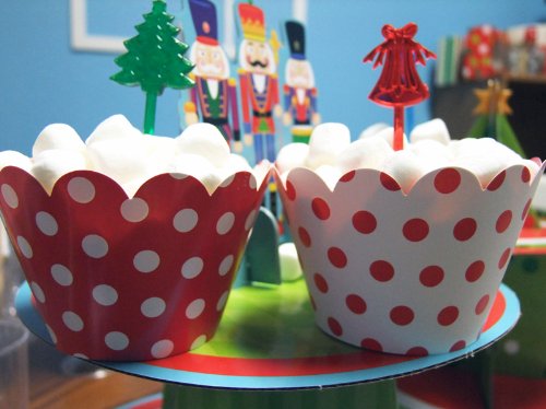 [ Momoka's Apron ] 36 ct. Christmas Cupcake Set: Brown Baking Cups, Toppers & Wrappers - Standard Size