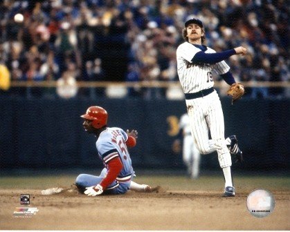 Robin Yount Brewers Fielding 8x10 Photo
