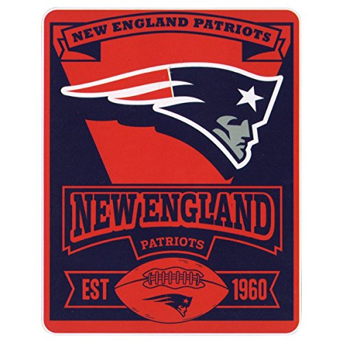 NFL Marquee Logo Lightweight Fleece Blanket (New England Patriots)