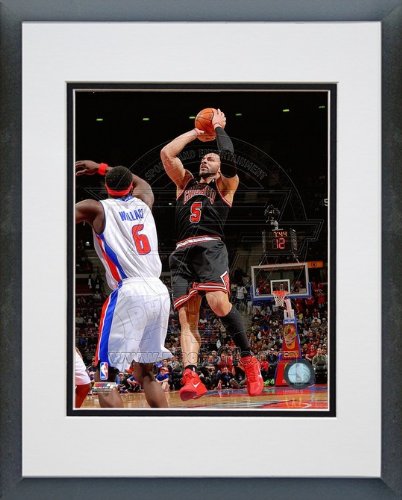 Carlos Boozer Chicago Bulls - NBA Framed and Matted Photo - 2010-11 Action - 20x24 Photo