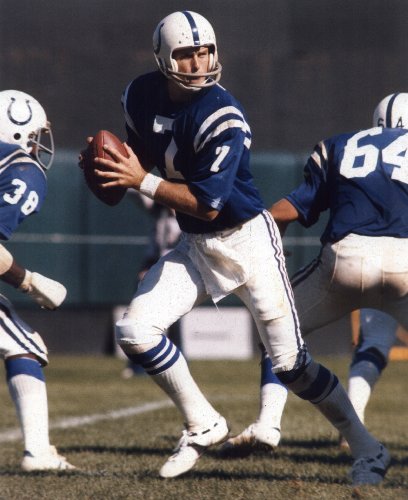 BERT JONES BALTIMORE COLTS 8X10 SPORTS ACTION PHOTO (H)