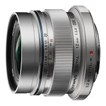 Olympus M.Zuiko Digital ED 12 mm 1:2.0 Objektiv silber