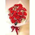 遅れてごめんね。母の日ギフト　カーネーション20本とかすみ草の花束