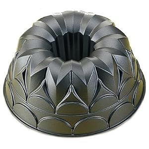 Kaiser Bakeware Kaisercast 9-1 2-Inch Flora Bundtform Pan by Kaiser