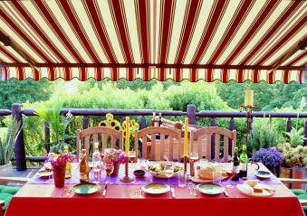 GudCraft Retractable 13' X 8' Patio Awning 13ft x 8ft (4m x 2.5m) Red and White Strap