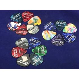 18 Celluloid Guitar Plectrums