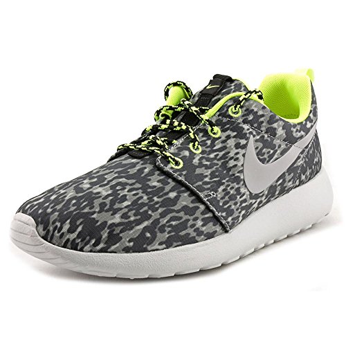 Nike Women's Roshe Run Sneakers