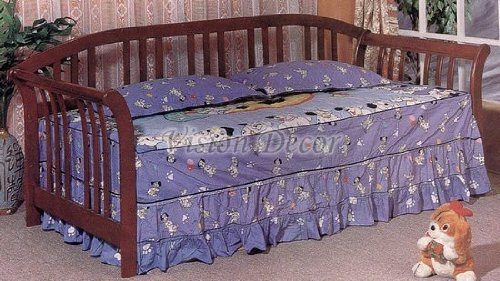 Classic Cherry Finish Wood Sleigh Style Daybed w/Link Spring