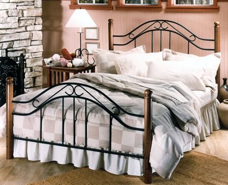Hillsdale Winsloh Queen Bed