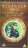 Stargate S.G. 1 - Series 2 - Vol. 8 - Episodes 15 And 16 - A Matter Of Time / The Fifth Race [UK IMPORT] - Richard Dean Anderson