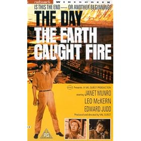 The Day the Earth Caught Fire (Widescreen) [VHS] [1961]