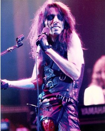 Buy Alice Cooper on Stage 16x20 Photo by Collectibles Of The Game