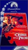 Revue Paramount  / L'Ombre et la proie